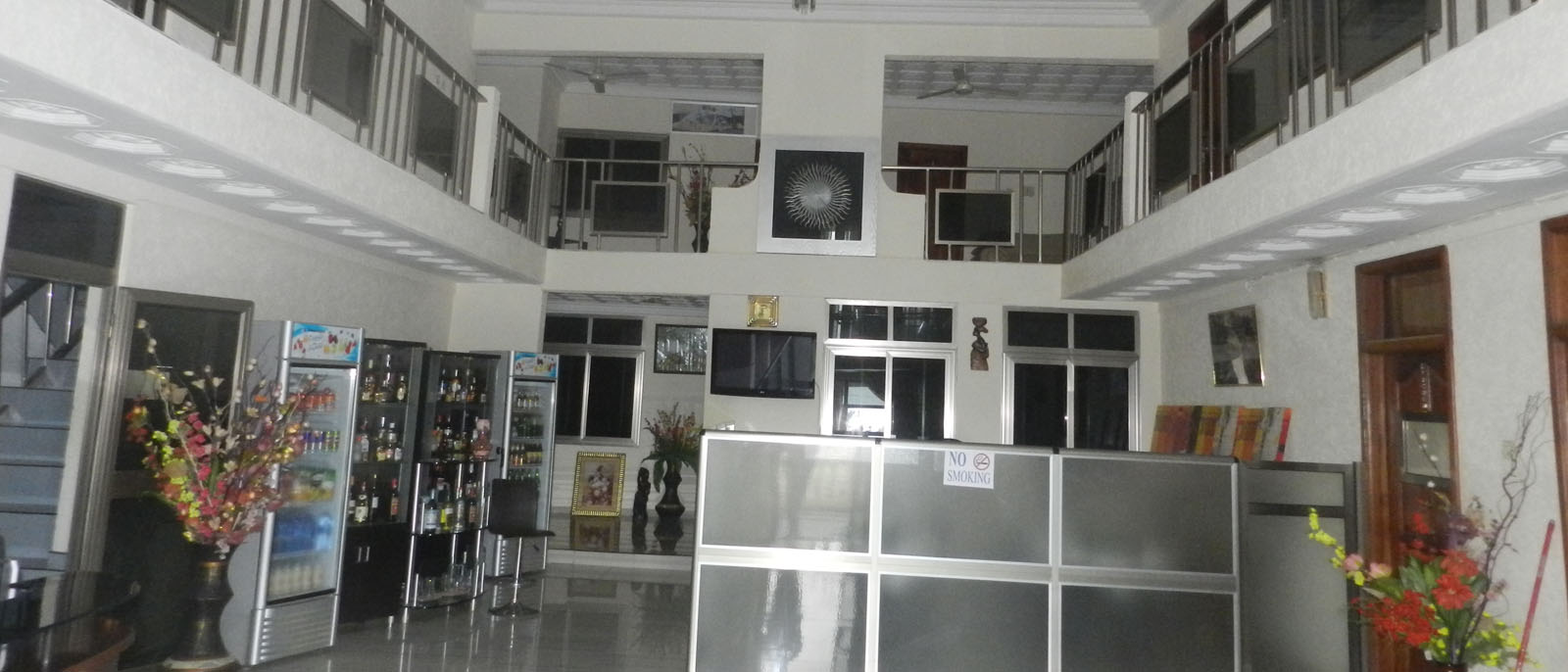 Lakisha Hotel - the elegant main hall of Lakisha Hotel awaits all guest